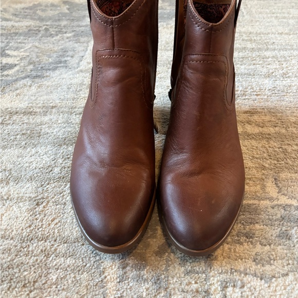 Zodiac Rich Brown Ankle Booties - Picture 1 of 4